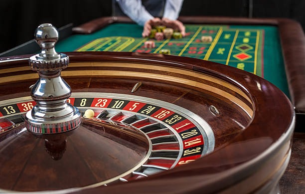 Sic Bo dice game showing multiple number combinations available for betting on paket4d login